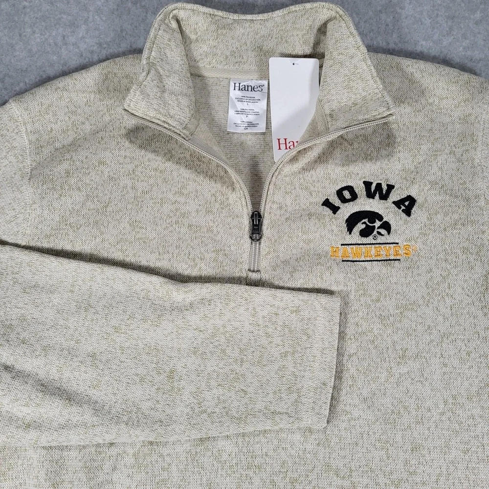 Iowa Hawkeyes 1/4 Zip Long Sleeve Fleece Hanes Mens Small Cream Embroidered Logo